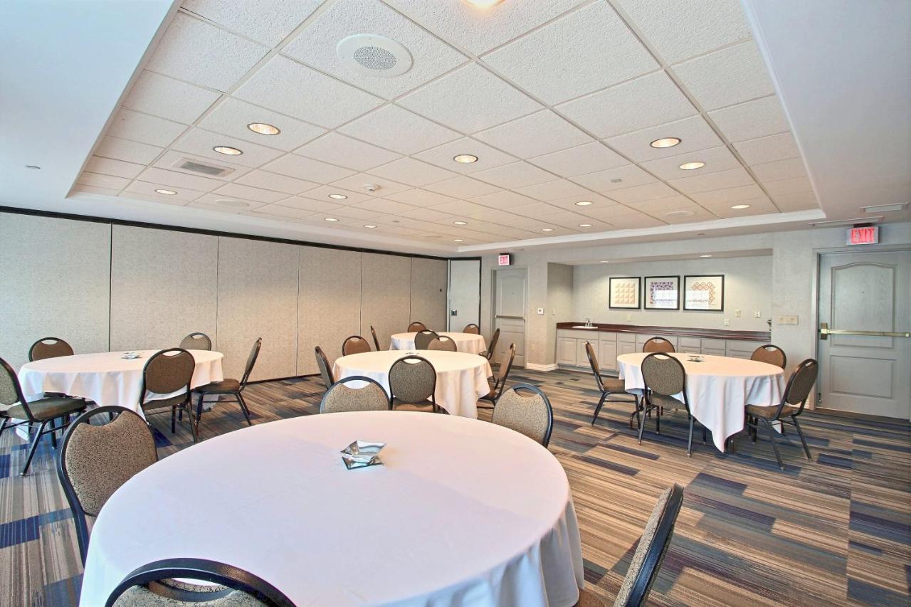 Holiday Inn Express Hotel & Suites Milwaukee Airport By Ihg Exteriör bild