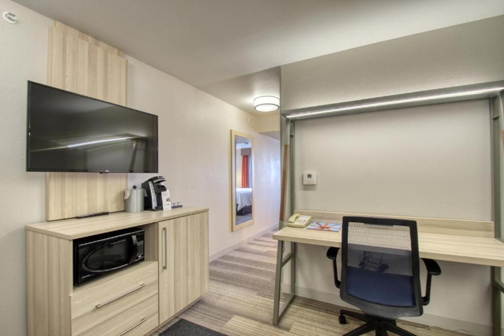 Holiday Inn Express Hotel & Suites Milwaukee Airport By Ihg Exteriör bild